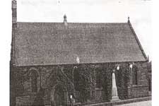 Granton Parish Church (Former) in 1936, showing the War Memorial in its original location – Click to enlarge